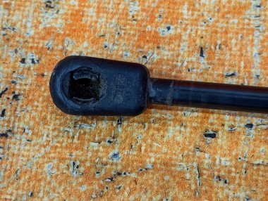 Амортизатор капота MERCEDES-BENZ C-класс W204/S204 (2006 - 2011) — Разборка Мерседес