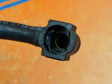 Трубка вакуумная MERCEDES-BENZ M-класс W166 (2011 - 2015) — Разборка Мерседес