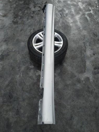 Порог пластиковый правый MERCEDES-BENZ C-класс W203/S203/CL203 (2000 - 2004) — Разборка Мерседес