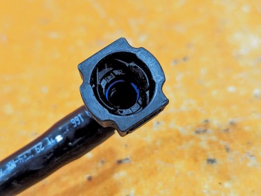 Трубка вакуумная MERCEDES-BENZ GLE-класс W166 (2015 - 2018) — Разборка Мерседес