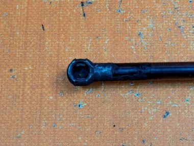 Амортизатор капота MERCEDES-BENZ M-класс W163 (1997 - 2001) — Разборка Мерседес