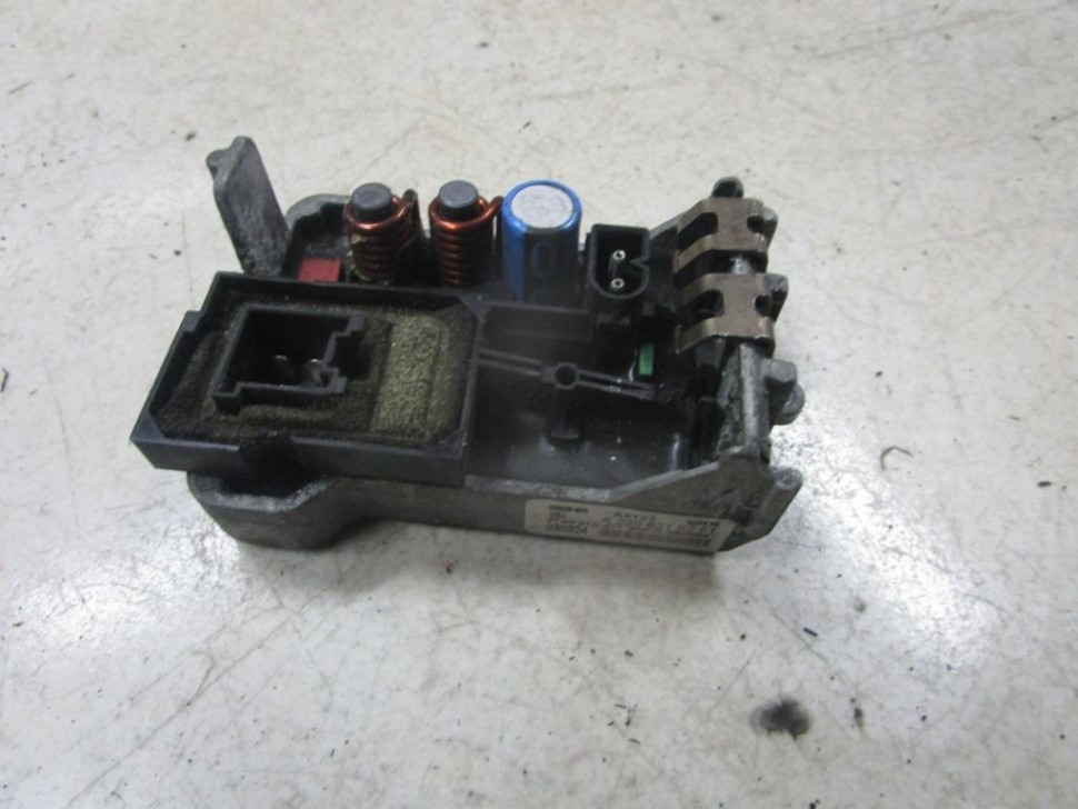 Реле моторчика печки MERCEDES-BENZ C-класс W203/S203/CL203 (2000 - 2004) фото 1 — Разборка Мерседес