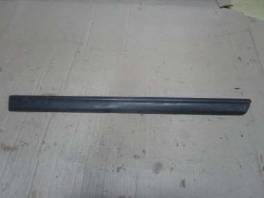 Молдинг двери MERCEDES-BENZ W124 W124/S124/C124/A124 (1984 - 1993) — Разборка Мерседес