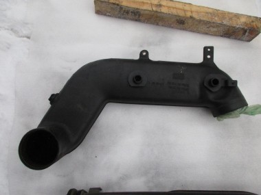 Патрубок впускной MERCEDES-BENZ W124 W124/S124/C124/A124 (1984 - 1993) — Разборка Мерседес