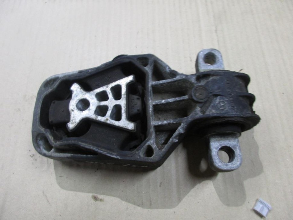 Опора двигателя задняя MERCEDES-BENZ B-класс W246 (2011 - 2014) фото 1 &mdash; Разборка Мерседес