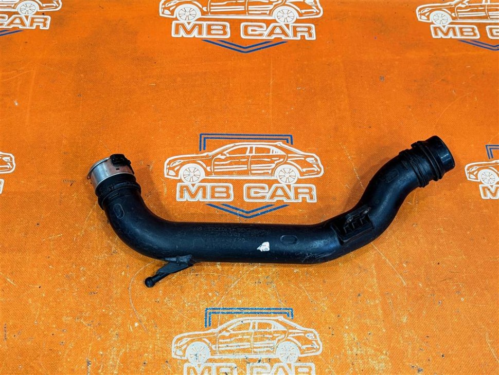 Патрубок интеркулера MERCEDES-BENZ B-класс W246 рестайлинг (2014 - 2018) фото 1 — Разборка Мерседес