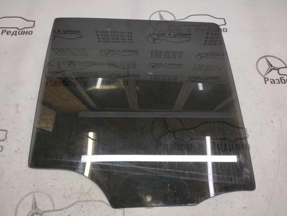 Стекло заднее правое MERCEDES-BENZ M-класс W163 (1997 - 2001) фото 1 — Разборка Мерседес