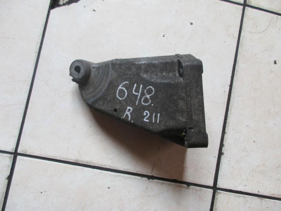 Лапа правая MERCEDES-BENZ E-класс W211/S211 (2002 - 2006) фото 1 — Разборка Мерседес