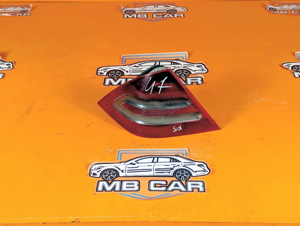 Фонарь задний левый MERCEDES-BENZ C-класс W203/S203/CL203 рестайлинг (2004 - 2008) фото 1 &mdash; Разборка Мерседес