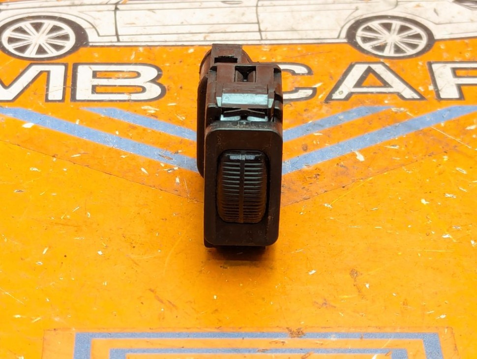Кнопка корректора фар MERCEDES-BENZ E-класс W124/S124/C124/A124 (1984 - 1997) E 300 CDI 3.0 AT (136 л.с.) фото 1 &mdash; Разборка Мерседес
