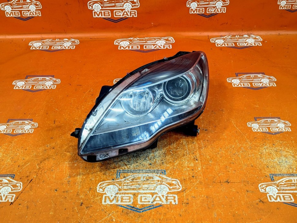 Фара левая MERCEDES-BENZ R-класс W251 рестайлинг 2 (2010 - 2017) фото 1 — Разборка Мерседес