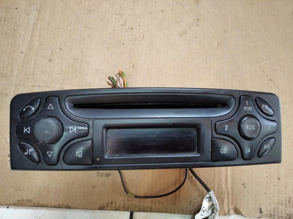 Магнитола MERCEDES-BENZ C-класс W203/S203/CL203 (2000 - 2004) фото 1 — Разборка Мерседес