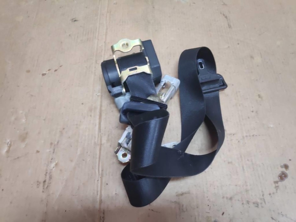 Ремень безопасности передний левый MERCEDES-BENZ E-класс W124/S124/C124/A124 (1984 - 1997) фото 1 — Разборка Мерседес