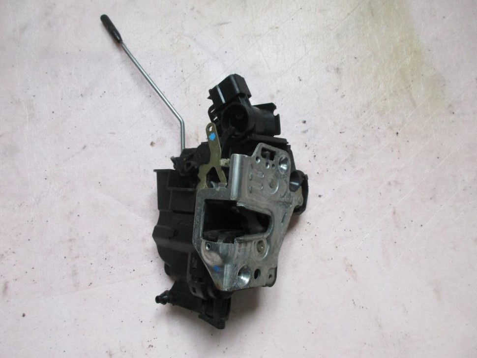 Замок двери передней правой MERCEDES-BENZ E-класс W210/S210 рестайлинг (1999 - 2003) фото 1 — Разборка Мерседес