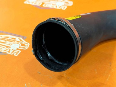 Патрубок воздушный MERCEDES-BENZ C-класс W204/S204 (2006 - 2011) — Разборка Мерседес