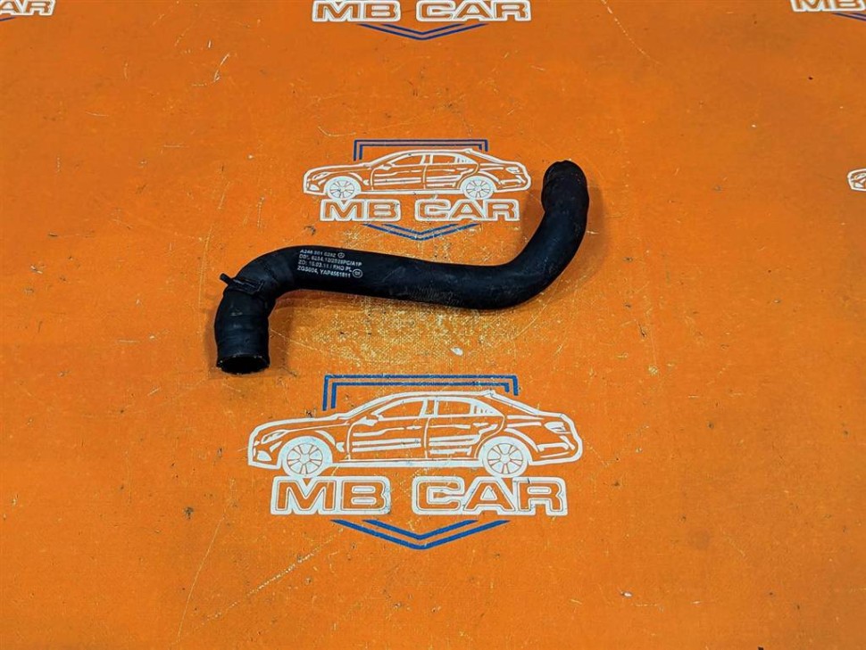 Патрубок радиатора MERCEDES-BENZ A-класс W176 (2012 - 2015) фото 1 — Разборка Мерседес