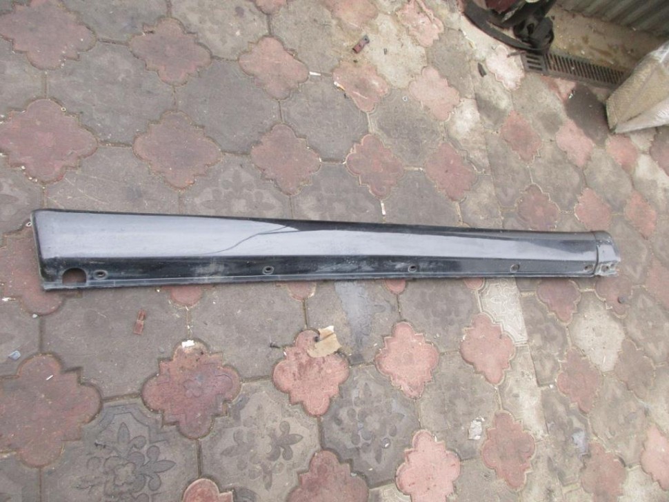 Порог пластиковый правый MERCEDES-BENZ M-класс W163 рестайлинг (2001 - 2005) фото 1 — Разборка Мерседес