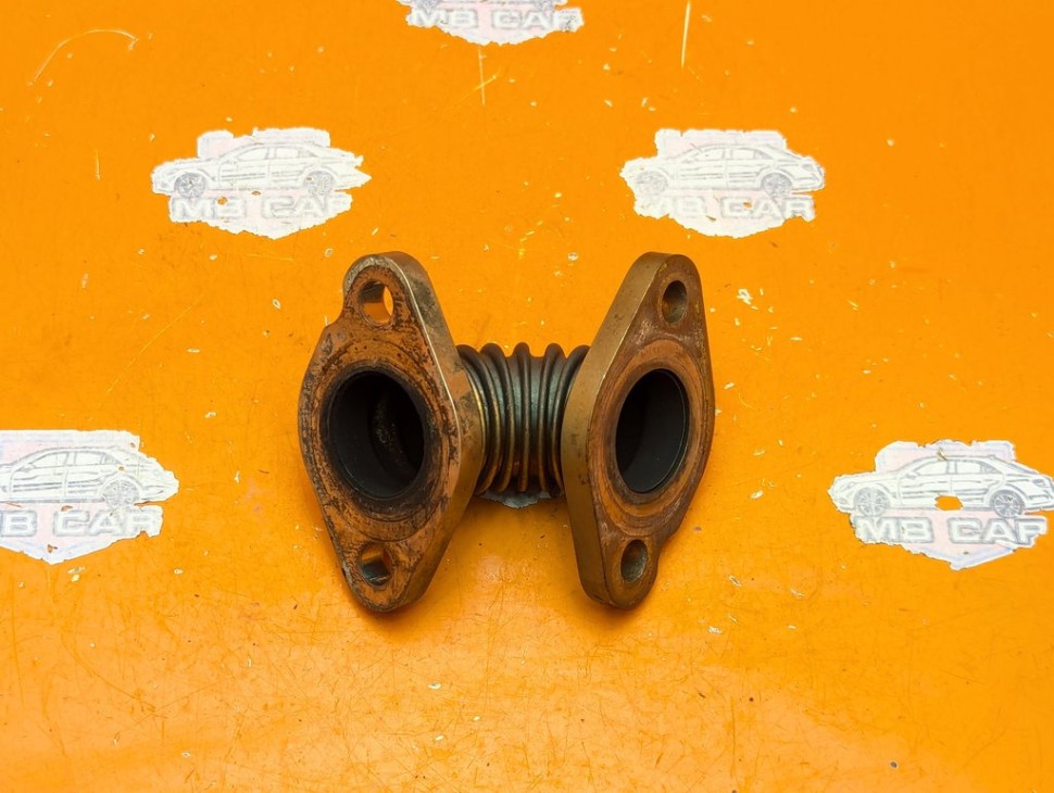 Трубка рециркуляции ОГ MERCEDES-BENZ R-класс W251 рестайлинг (2007 - 2010) фото 1 &mdash; Разборка Мерседес