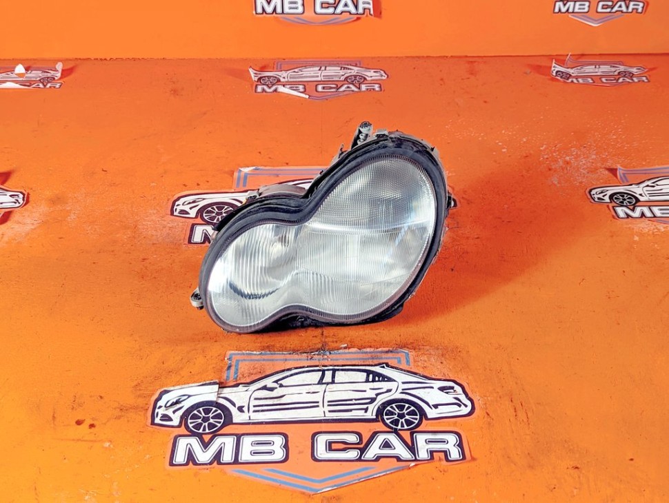 Фара левая MERCEDES-BENZ C-класс W203/S203/CL203 (2000 - 2004) фото 1 &mdash; Разборка Мерседес