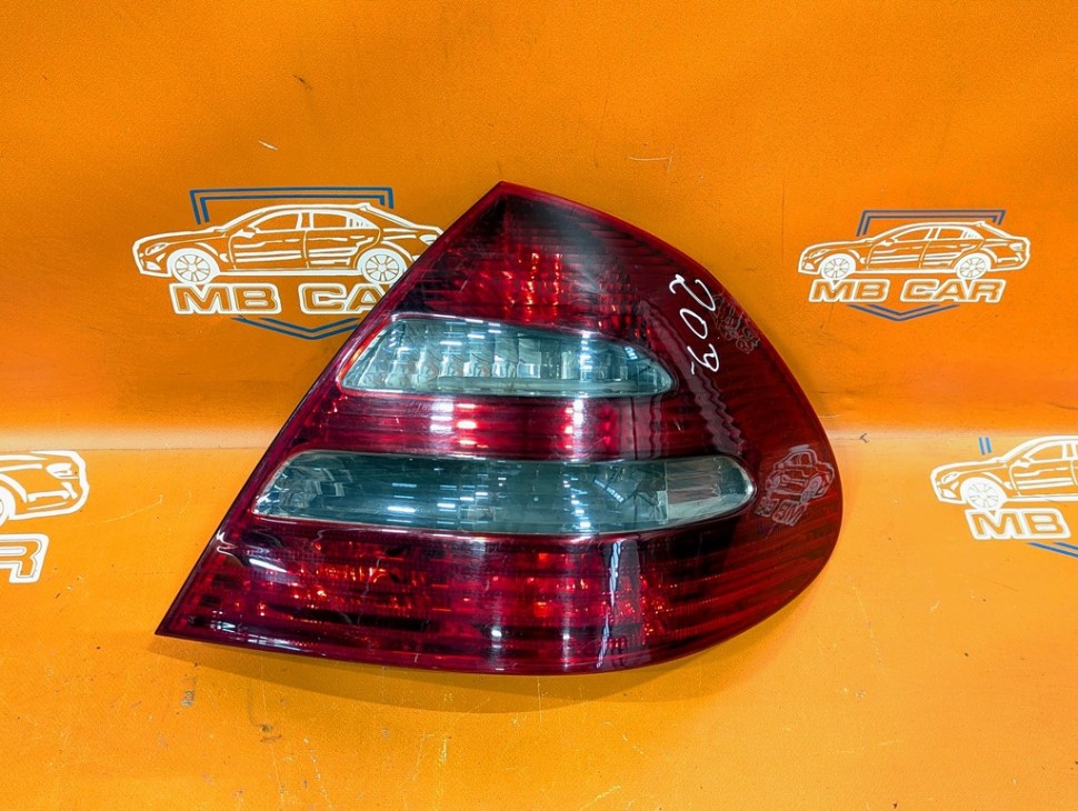 Фонарь задний правый MERCEDES-BENZ E-класс W211/S211 (2002 - 2006) фото 1 — Разборка Мерседес
