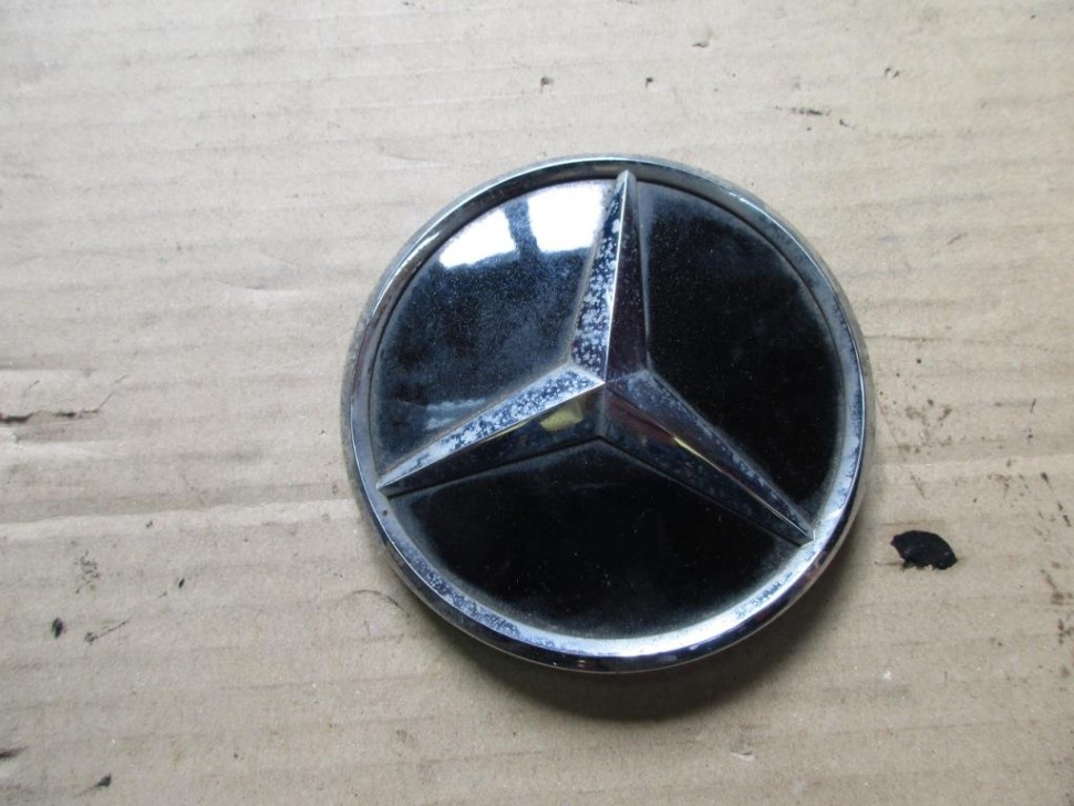 Эмблема крышки багажника MERCEDES-BENZ GLE-класс Coupe C292 (2015 - 2019) фото 1 — Разборка Мерседес