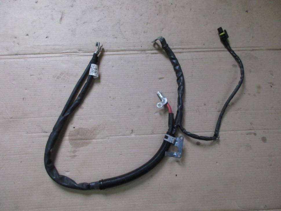 Провод генератора MERCEDES-BENZ M-класс W166 (2011 - 2015) фото 1 — Разборка Мерседес