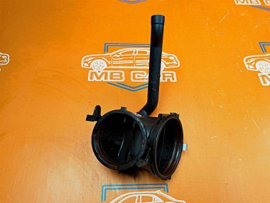 Патрубок воздушный MERCEDES-BENZ E-класс W212/S212/C207/A207 (2009 - 2013) — Разборка Мерседес