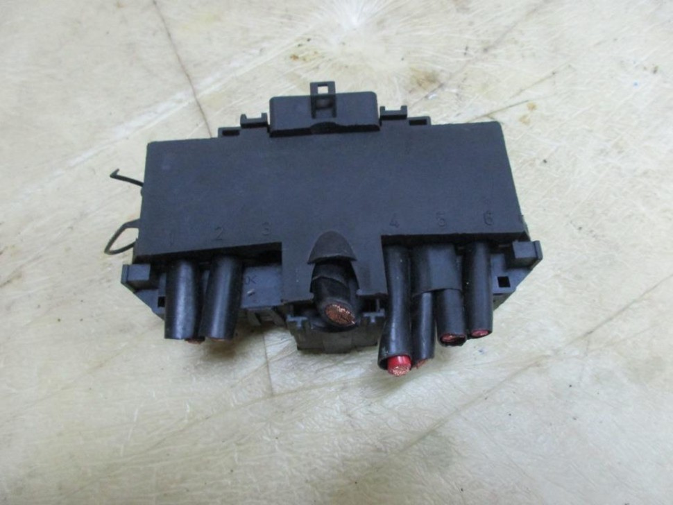 Блок предохранителей MERCEDES-BENZ C-класс W203/S203/CL203 (2000 - 2004) фото 1 — Разборка Мерседес