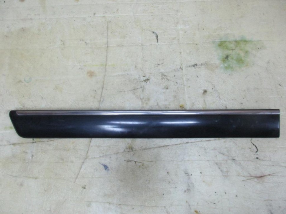 Молдинг двери MERCEDES-BENZ E-класс W210/S210 (1995 - 1999) фото 1 &mdash; Разборка Мерседес