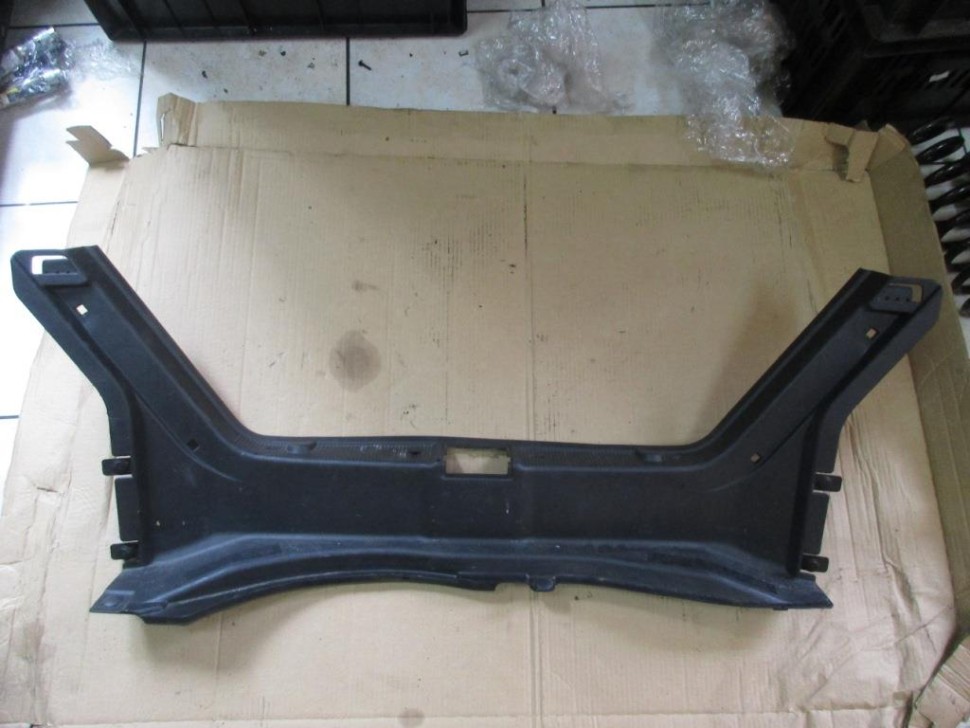 Накладка замка багажника MERCEDES-BENZ C-класс W203/S203/CL203 (2000 - 2004) фото 1 — Разборка Мерседес