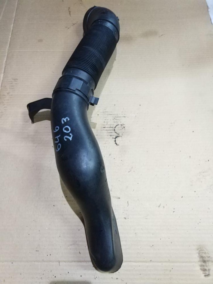 Патрубок воздушный MERCEDES-BENZ C-класс W203/S203/CL203 (2000 - 2004) фото 1 — Разборка Мерседес