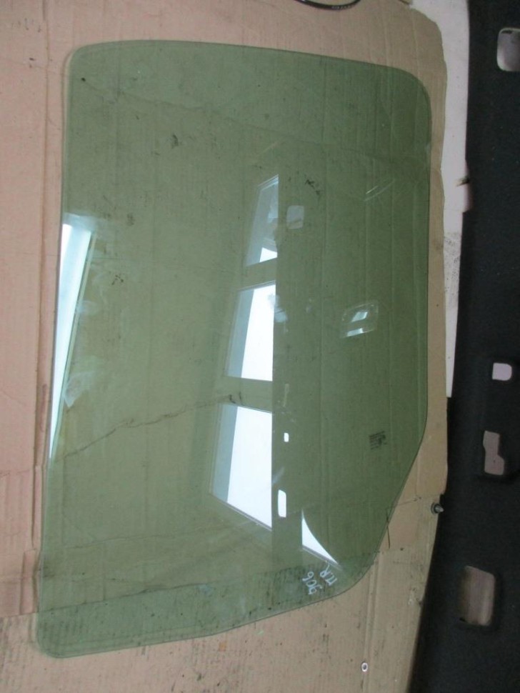 Стекло переднее правое MERCEDES-BENZ Sprinter W906 (2006 - 2019) фото 1 — Разборка Мерседес