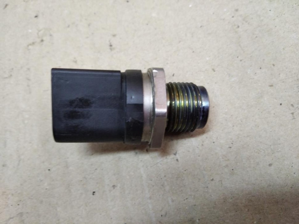 Датчик давления топлива MERCEDES-BENZ E-класс W212/S212/C207/A207 (2009 - 2013) фото 1 — Разборка Мерседес