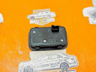 Кнопка закрытия багажника MERCEDES-BENZ GLE-класс W166 (2015 - 2018) &mdash; Разборка Мерседес