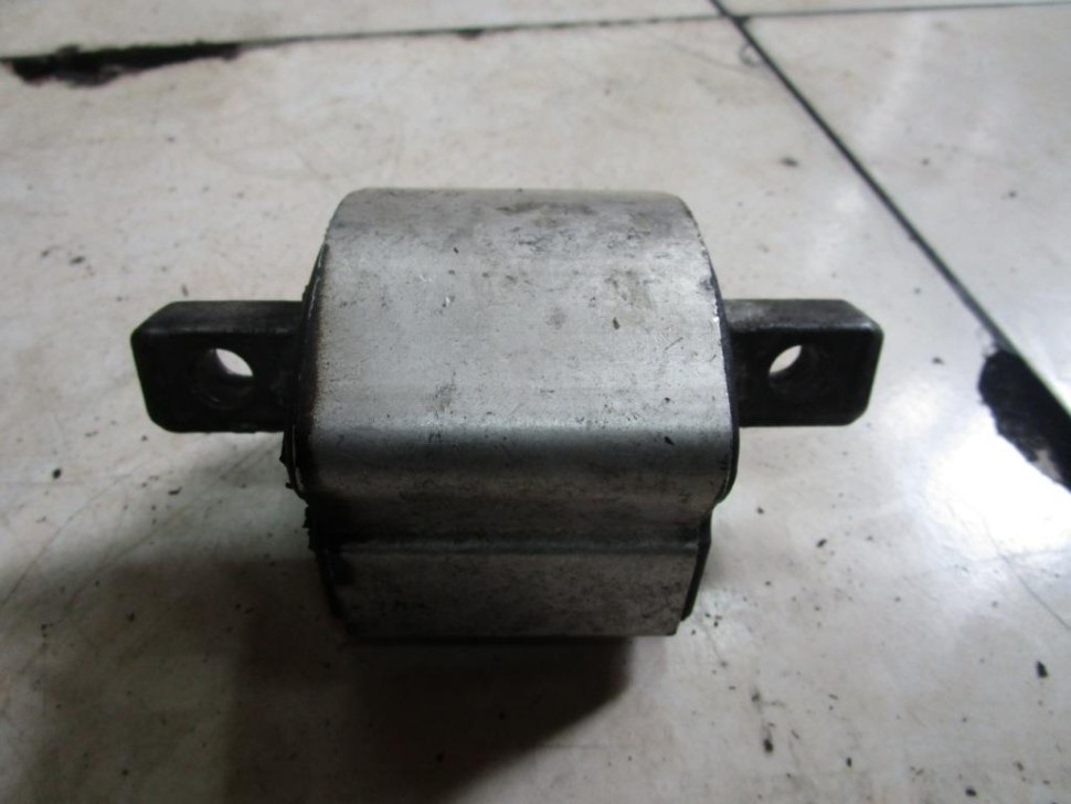 Опора КПП MERCEDES-BENZ C-класс W203/S203/CL203 (2000 - 2004) фото 1 — Разборка Мерседес