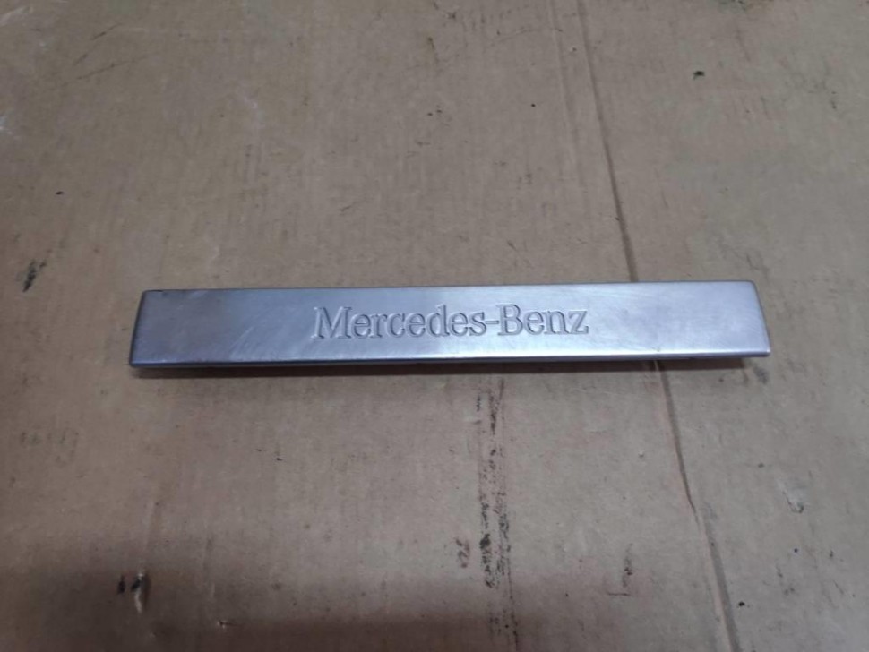 Накладка порога внутренняя MERCEDES-BENZ M-класс AMG W163 (2000 - 2001) фото 1 — Разборка Мерседес