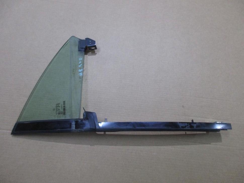 Стекло заднее левое MERCEDES-BENZ CLS-класс C219 рестайлинг (2008 - 2010) фото 1 — Разборка Мерседес