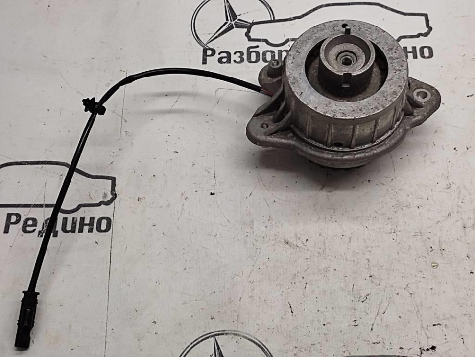 Опора двигателя MERCEDES-BENZ S-класс W222/C217/A217 (2013 - 2017) фото 1 — Разборка Мерседес