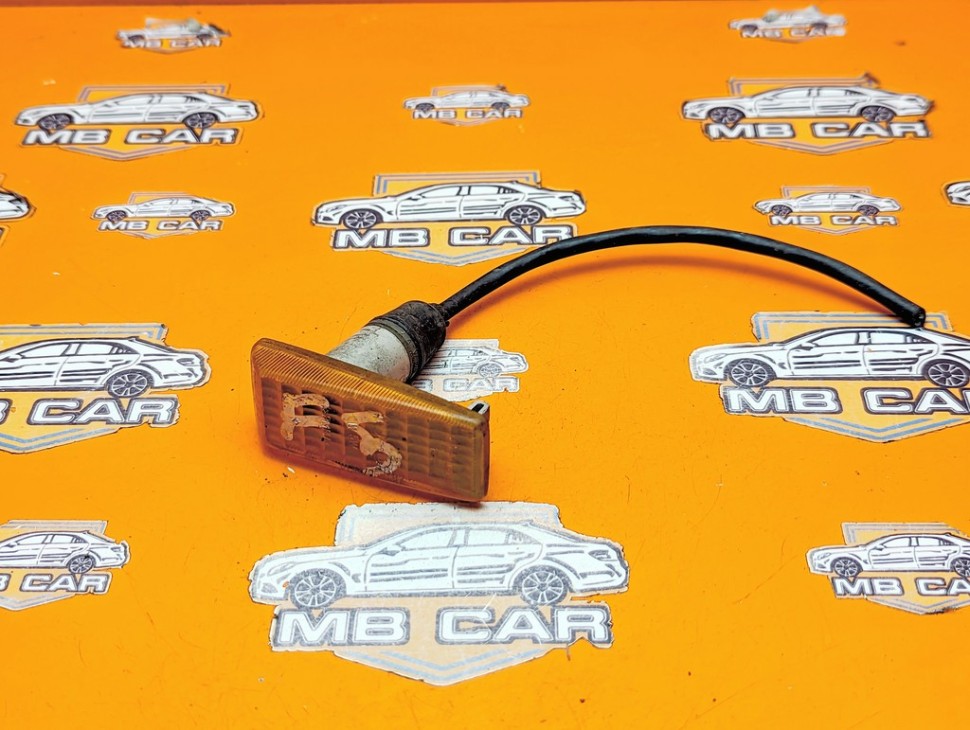 Поворотник правый MERCEDES-BENZ E-класс W124/S124/C124/A124 (1984 - 1997) фото 1 — Разборка Мерседес