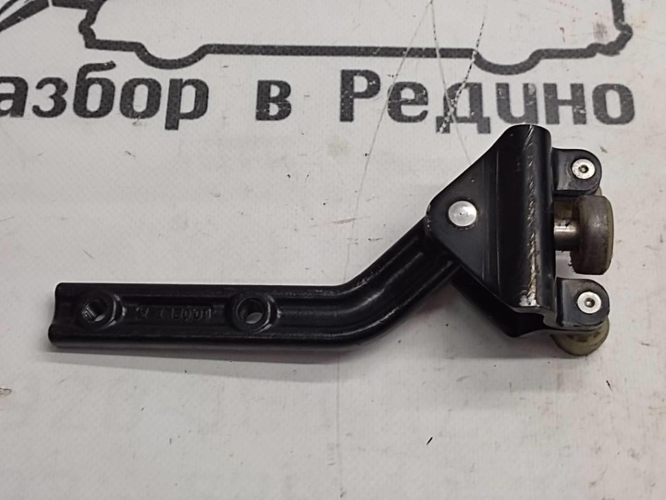 Ролик сдвижной двери MERCEDES-BENZ VANEO W414 (2001 - 2005) фото 1 — Разборка Мерседес