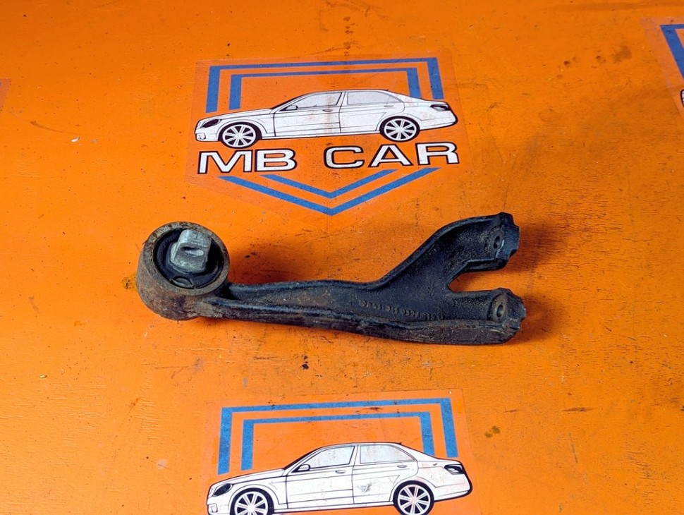 Кронштейн редуктора MERCEDES-BENZ V-класс W639 (2003 - 2014) фото 1 &mdash; Разборка Мерседес