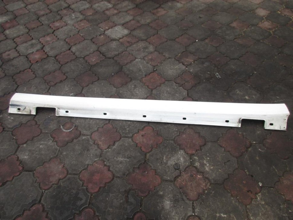 Порог пластиковый левый MERCEDES-BENZ E-класс W212/S212/C207/A207 рестайлинг (2013 - 2016) фото 1 — Разборка Мерседес