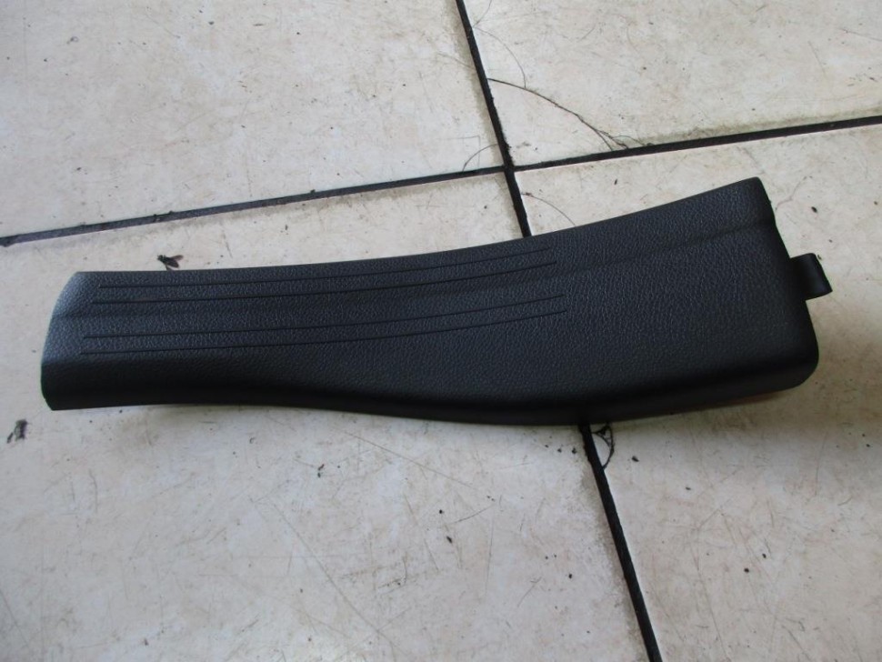 Накладка порога внутренняя MERCEDES-BENZ CLA-класс C117/X117 рестайлинг (2016 - 2019) фото 1 — Разборка Мерседес