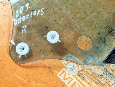 Стекло заднее правое MERCEDES-BENZ CLK-класс C209/W209 (2002 - 2005) — Разборка Мерседес