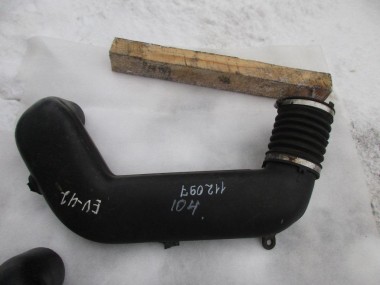 Патрубок впускной MERCEDES-BENZ W124 W124/S124/C124/A124 (1984 - 1993) — Разборка Мерседес