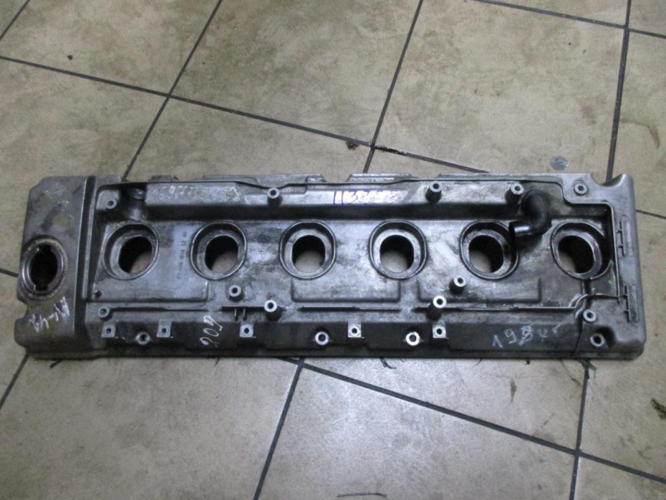 Клапанная крышка MERCEDES-BENZ E-класс W210/S210 (1995 - 1999) фото 1 — Разборка Мерседес