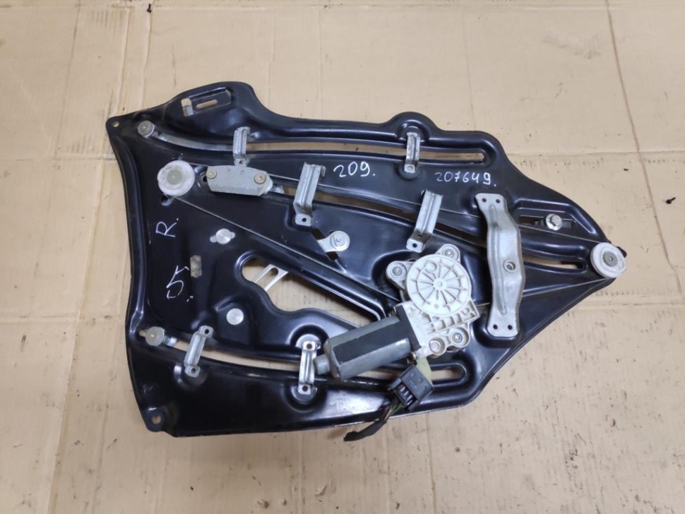 Стеклоподъемник задний правый MERCEDES-BENZ CLK-класс C209/W209 (2002 - 2005) фото 1 — Разборка Мерседес