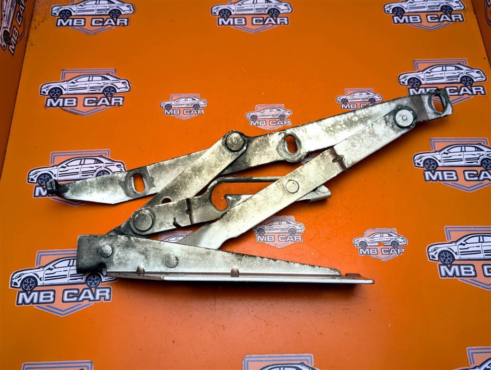 Петля капота MERCEDES-BENZ Vito W638 (1996 - 2003) фото 1 — Разборка Мерседес