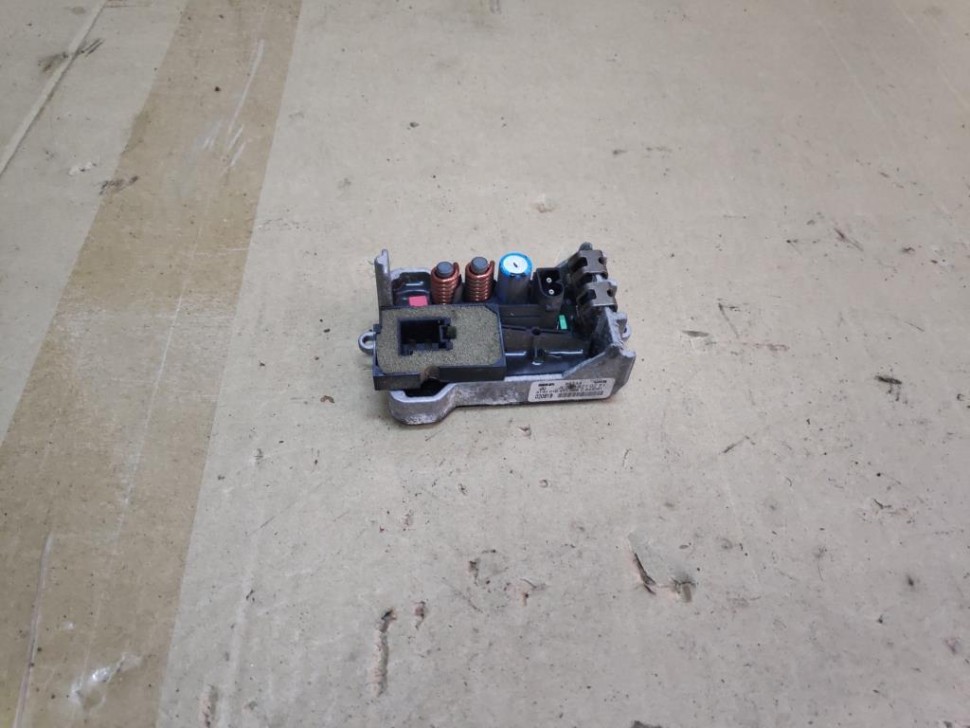 Реле моторчика печки MERCEDES-BENZ M-класс W163 рестайлинг (2001 - 2005) фото 1 — Разборка Мерседес