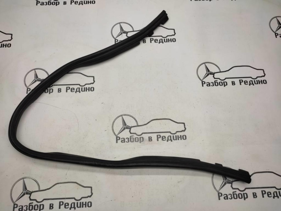 Уплотнитель моторного отсека MERCEDES-BENZ S-класс W220 рестайлинг (2002 - 2005) фото 1 — Разборка Мерседес